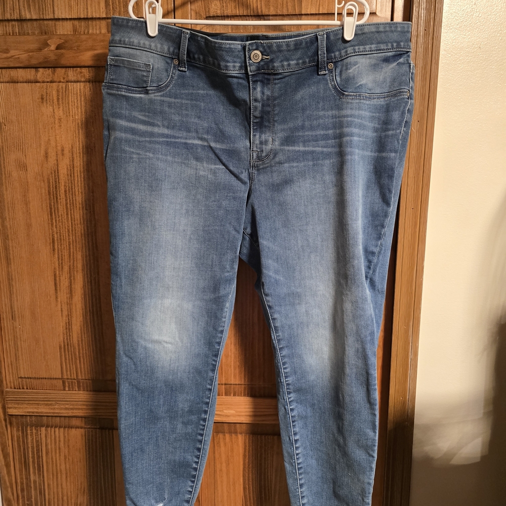 Maurices Light Blue Stretch Jeggings